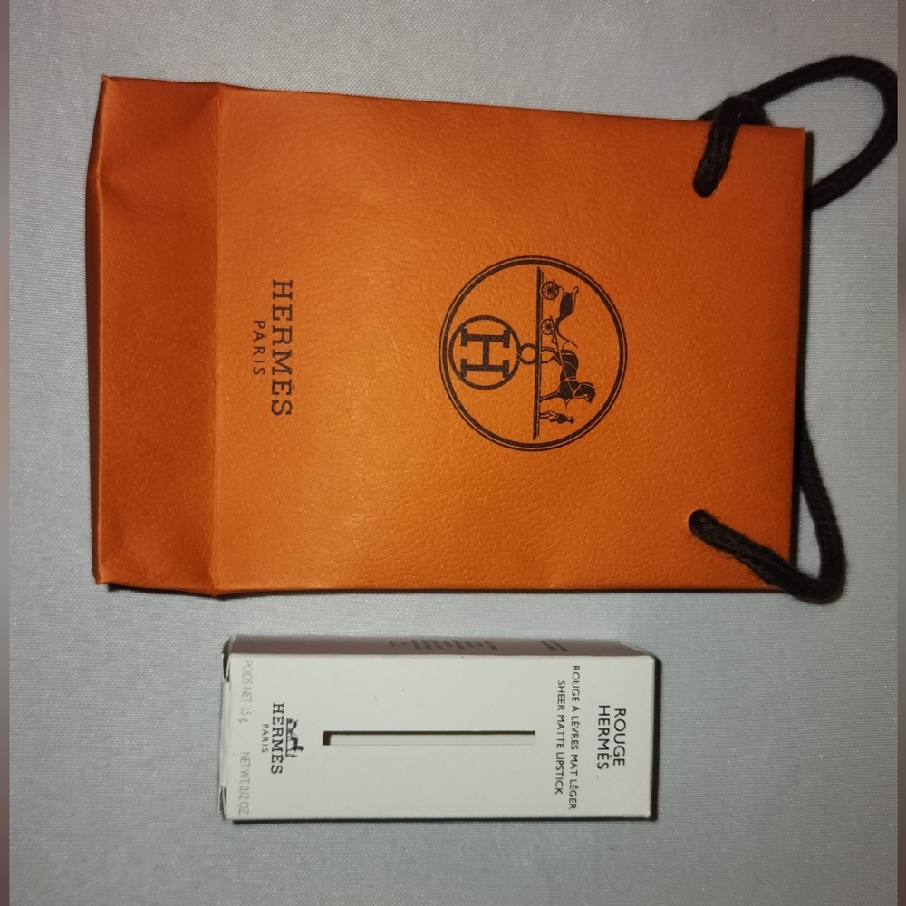 Giftable Never Used Hermès Rouge Lipstick -Limited Edition - Picture 3 of 9